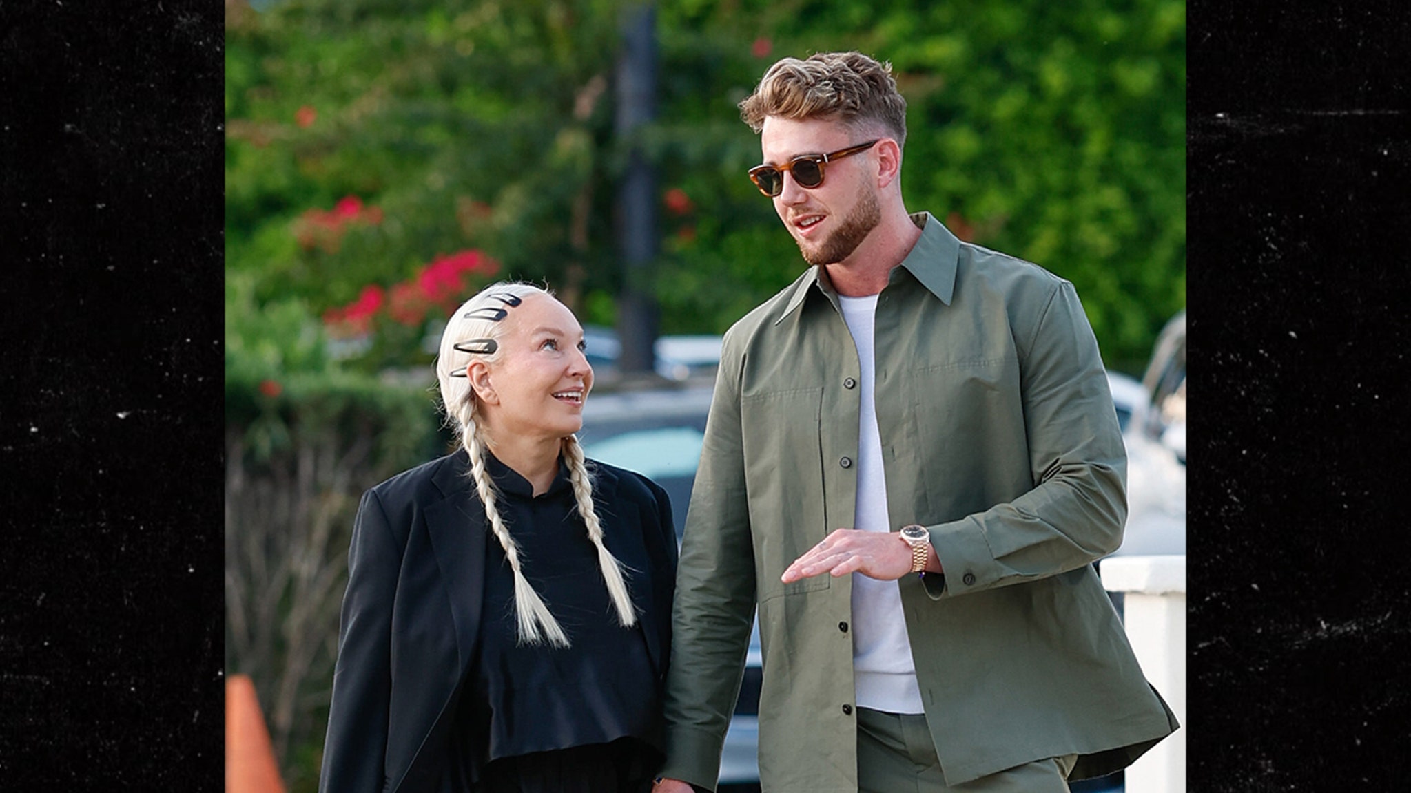 Sia Holds Hands with Harry Jowsey While Leaving Restaurant