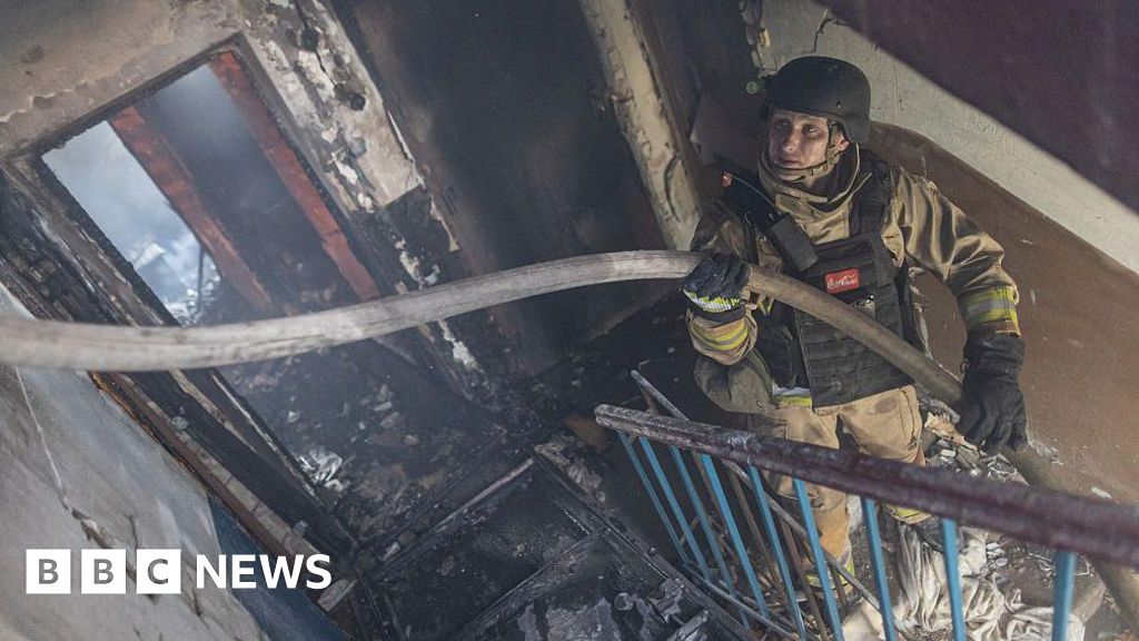 Buildings burn after renewed Russian air attacks