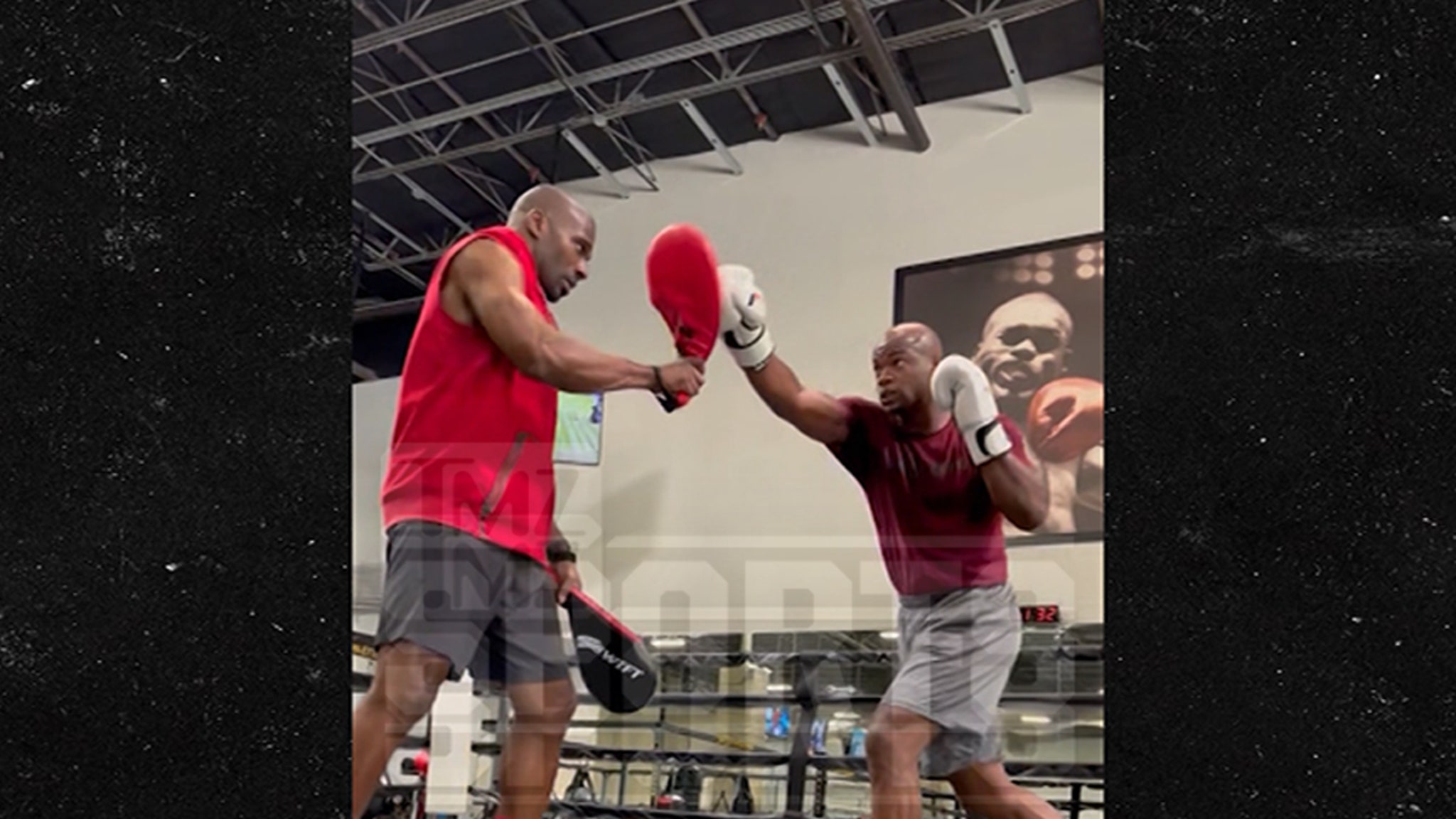 Adrian Peterson Begins Training For Boxing Match With Poker Rival