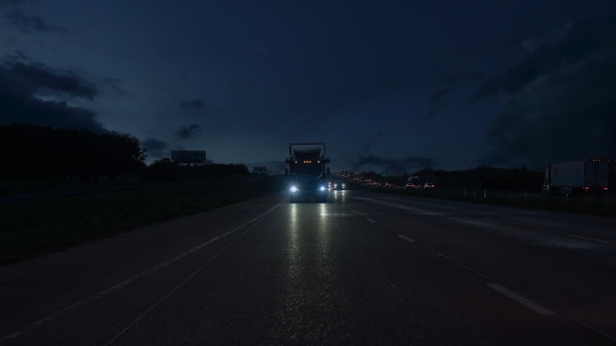 Aurora’s autonomous trucks are now driving at night. Its next big challenge is rain.