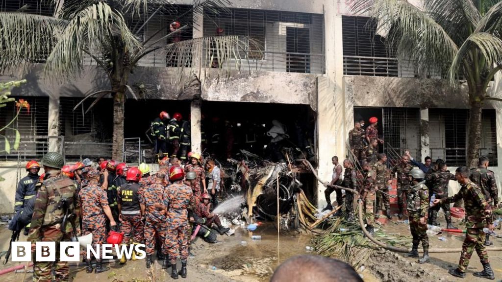 At least 16 dead after military plane hits Dhaka school