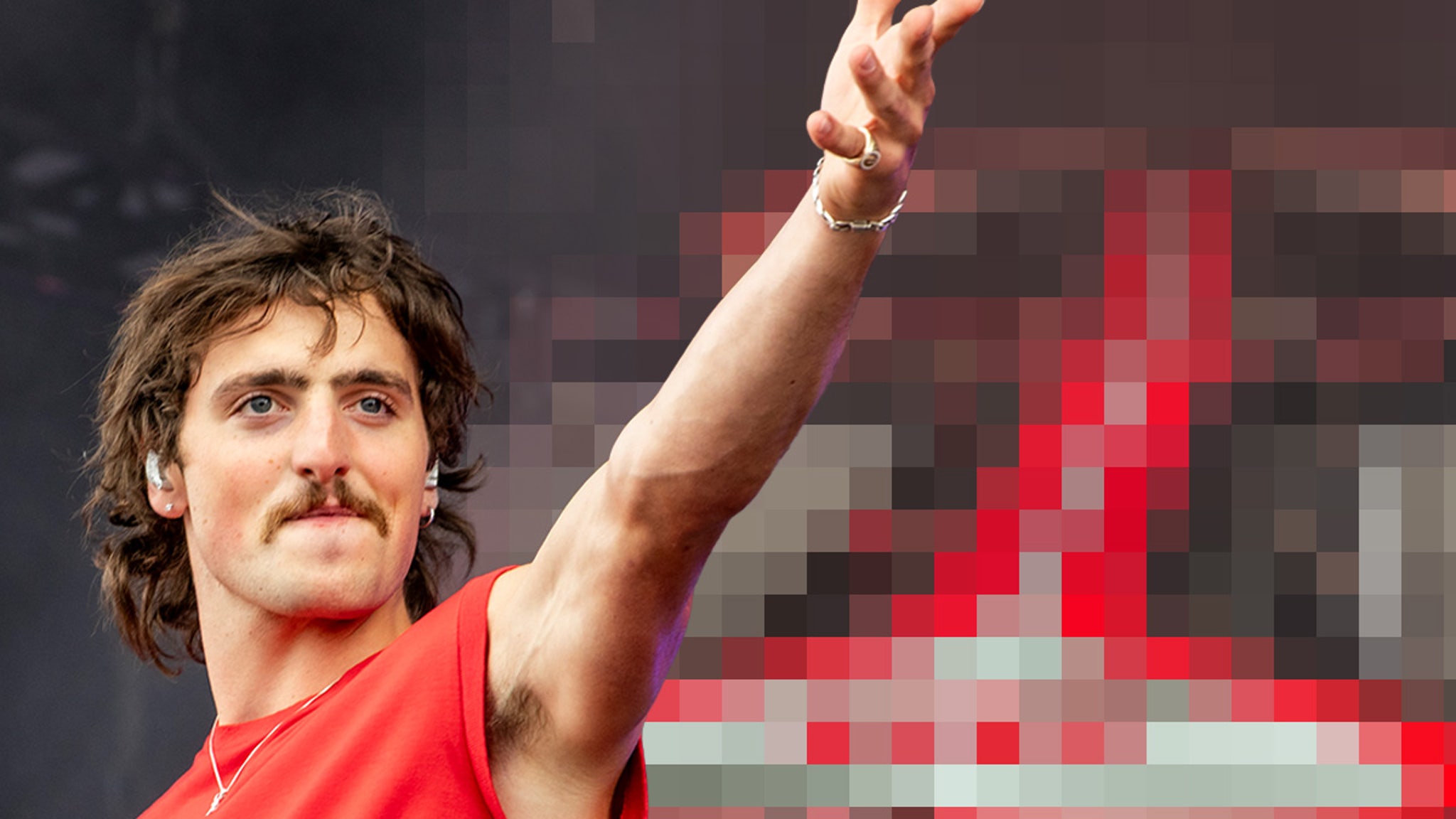 Benson Boone’s Tour Stage Compared to a Penis by Fans