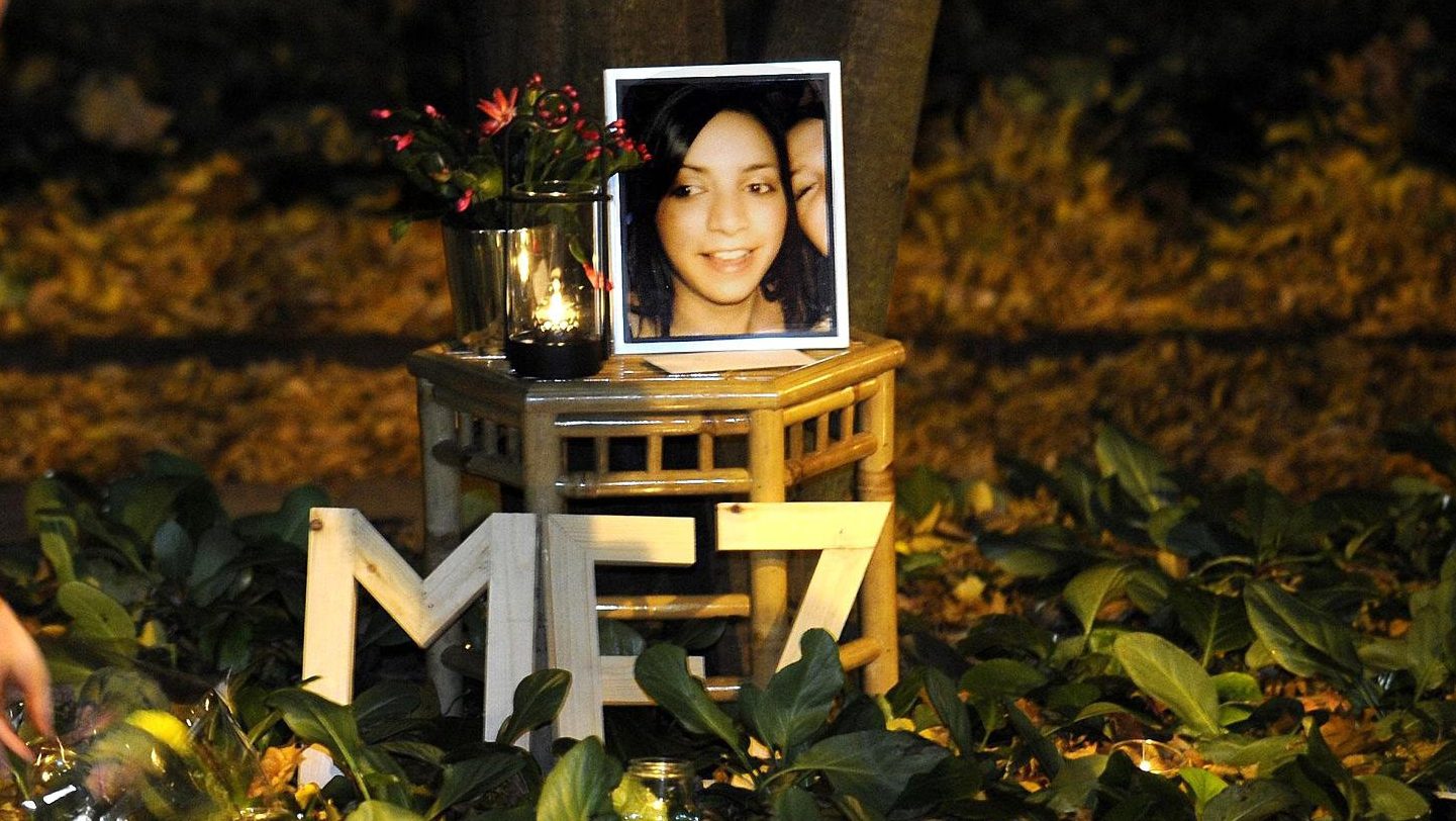 Who Killed Meredith Kercher? Inside the Case Involving Amanda Knox – Hollywood Life