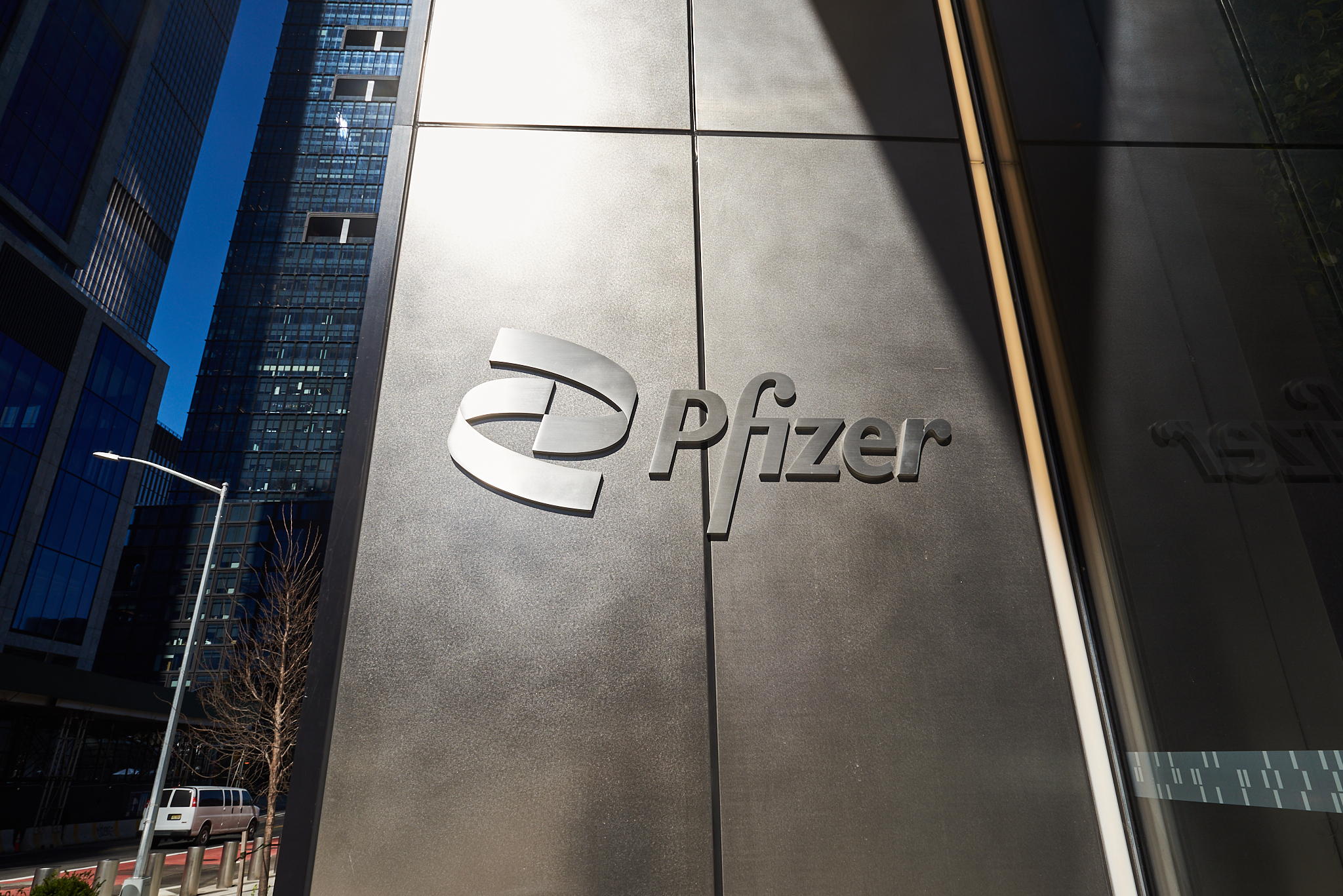 Pfizer lays off 100 employees in Seattle area – GeekWire